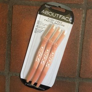 About Face Facial Razors Pink!